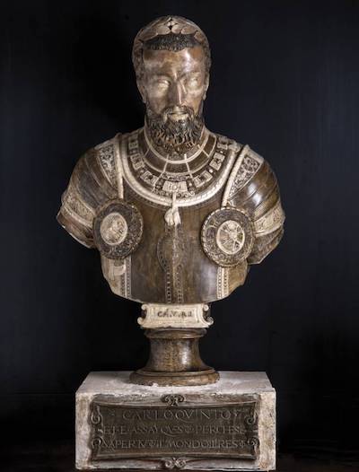 El busto de Carlos V que se iba a subastar este jueves [28/12/2017], retirado de la puja.